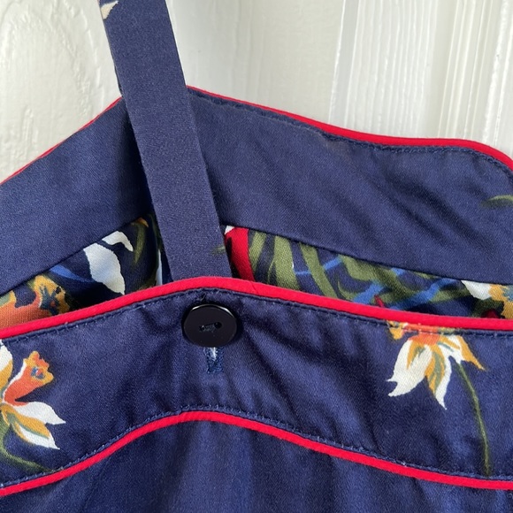 Vintage 1980s sun dress.  Dark blue with red flowers & red piping & buttons. - Picture 3 of 10